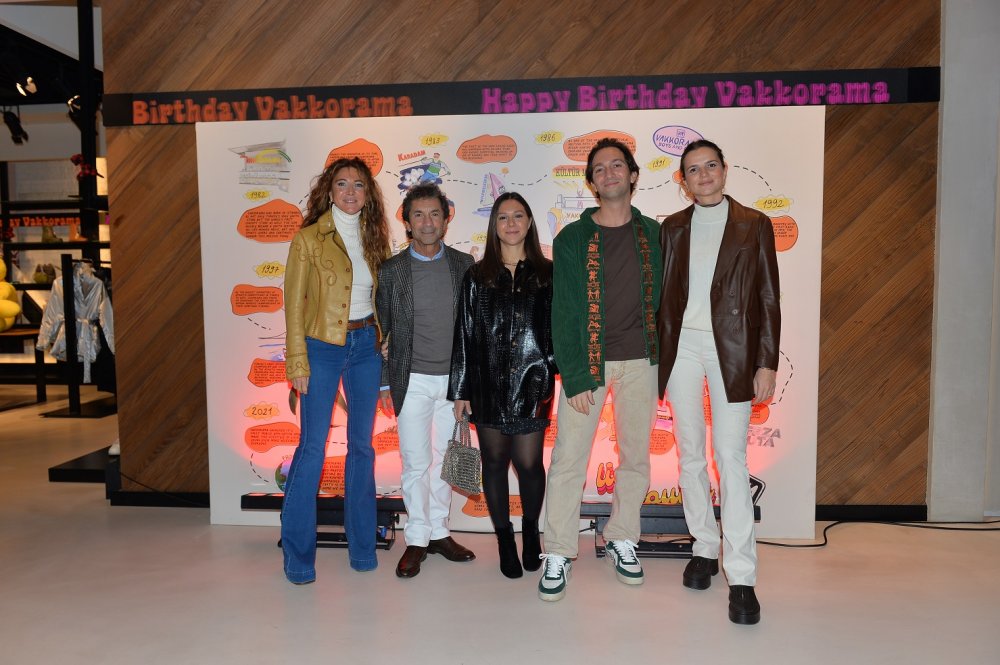 Ayrıldıkları İddia Edilmişti. Partiye El Ele Geldiler 