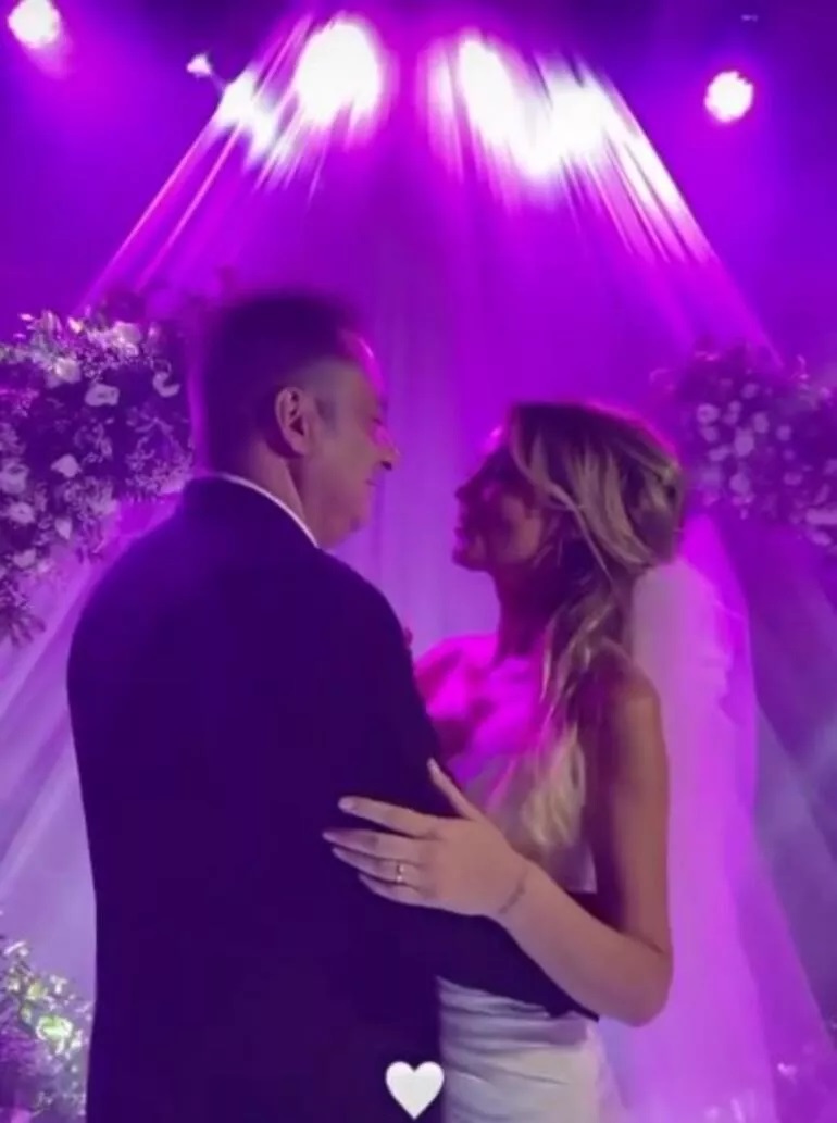 Petek Dinçöz ile Nida Büyükbayrakdar evlendi