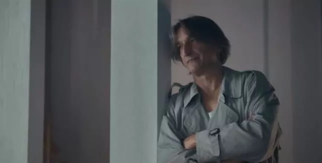 Hülya Avşar Anlatma şarkısı için soyundu!