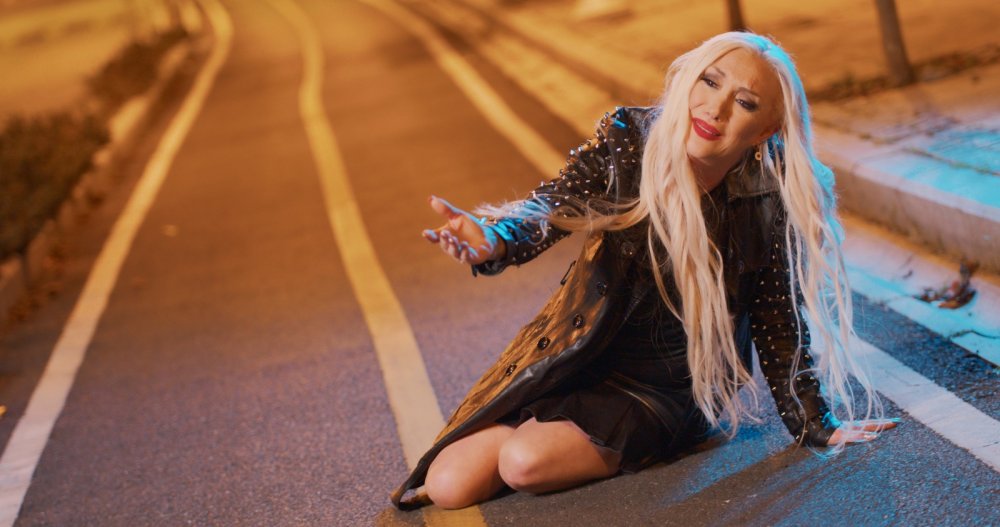 Güllü klip çekiminde kaza geçirdi