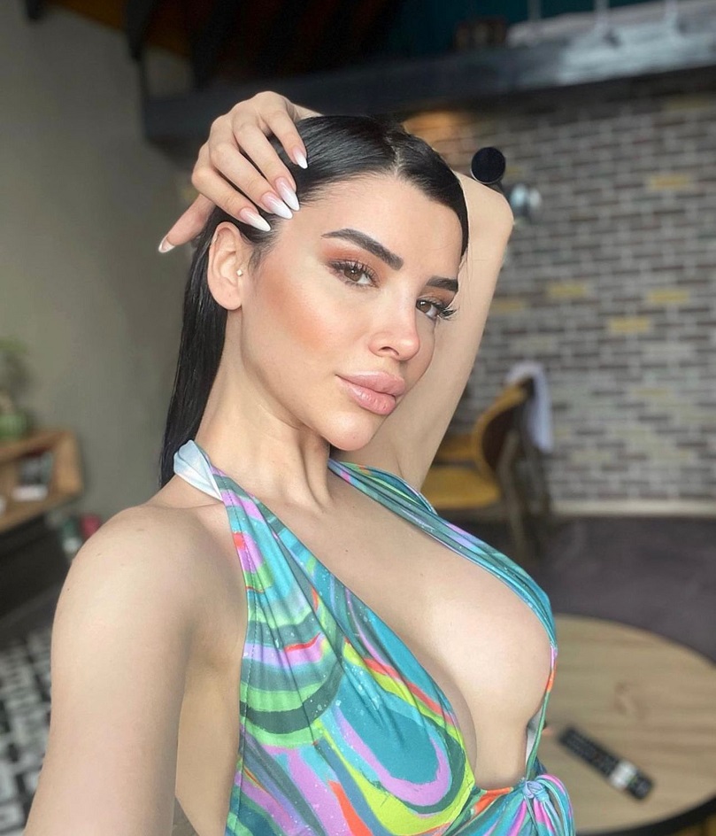 Aleyna Eroğlu, Sevgilisi Batuhan Karadeniz&#039;in Kendisini Darp Ettiğini Söyledi