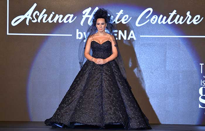 Podyumda Gözyaşlarına Hakim Olamadı!