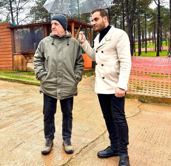 Kurtlar Vadisi Dizisinde Doğu Bey&#039;e Hayat Veren Altan Akışık Yıllar Sonra Ortaya Çıktı! Son Hali Görenleri Şaşırttı