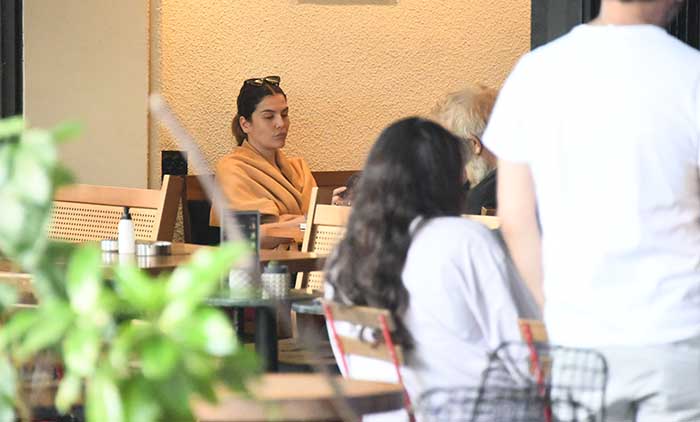 Kendisinden 46 Yaş Küçük Oyuncuyla Görüntülendi