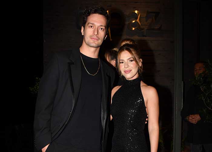 Camdaki Kız&#39;ın Yıldızı Sevgilisiyle Görüntülendi!