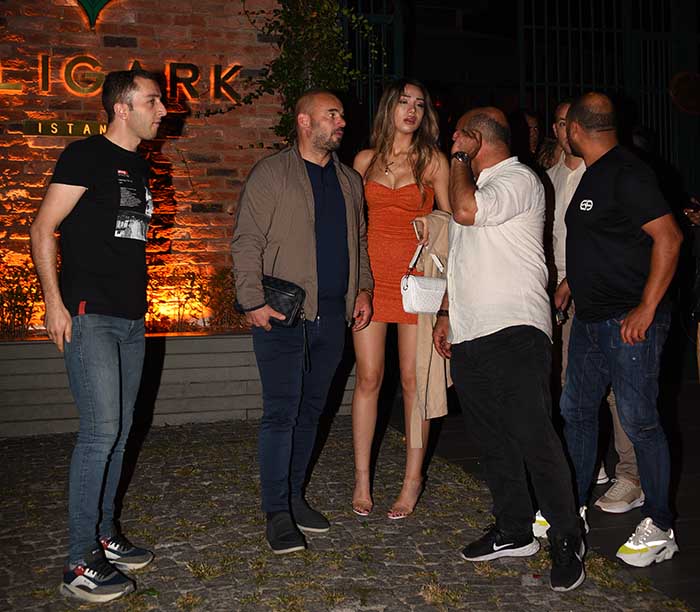 Galatasaray&#039;ın Eski Futbolcusu Çapkınlık Turunda!