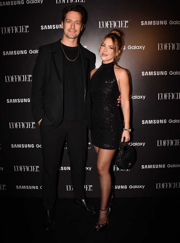 Camdaki Kız&#39;ın Yıldızı Sevgilisiyle Görüntülendi!