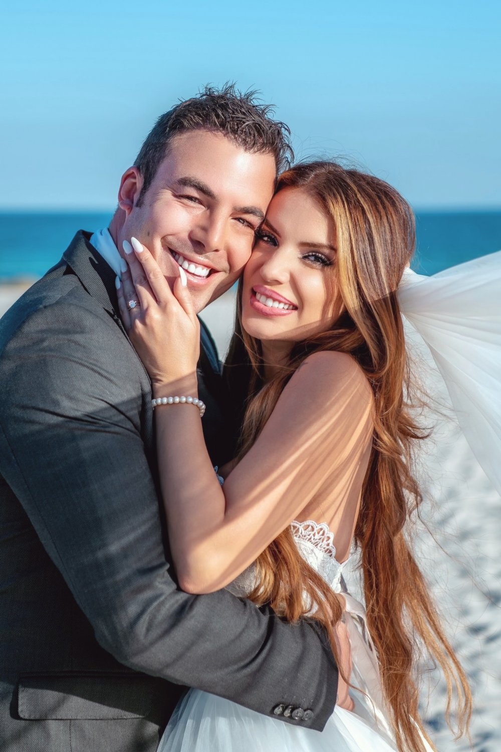 Elif Çelik Amerika’da Sessiz Sedasız Evlendi