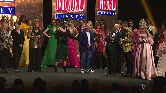 Best Model Türkiye&#039;ye Damga Vuran Kavga!