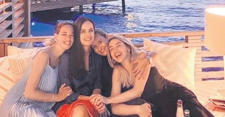 İşte Hadise&#039;nin kara gün dostları!