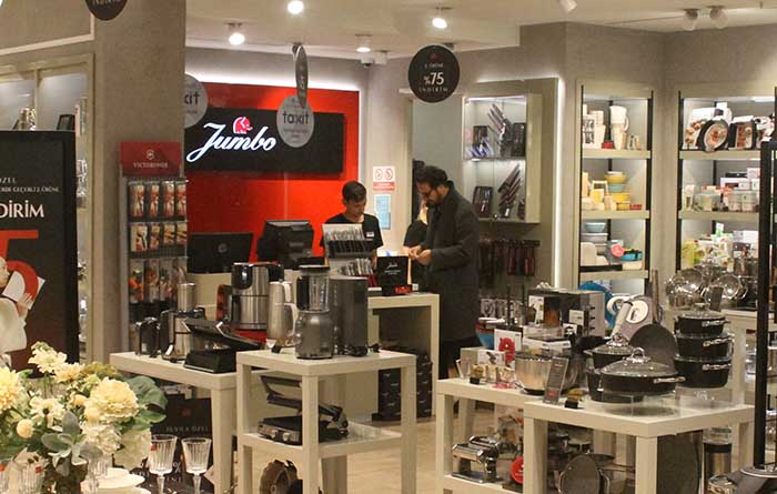 Ünlü Oyuncudan Radikal Karar!