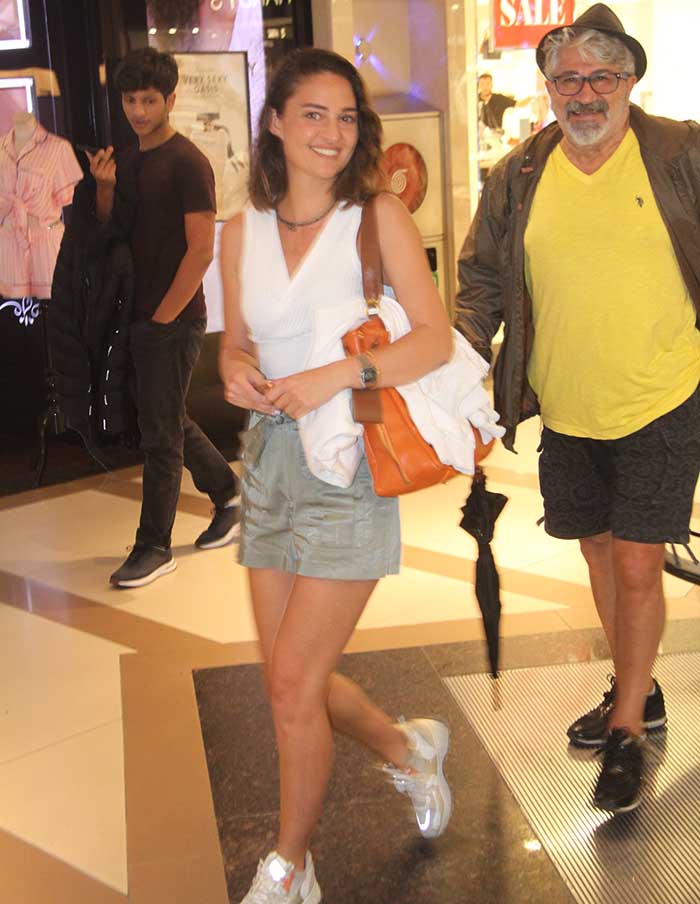 AVM&#039;de Görüntülendiler... İşte İlk Açıklaması!