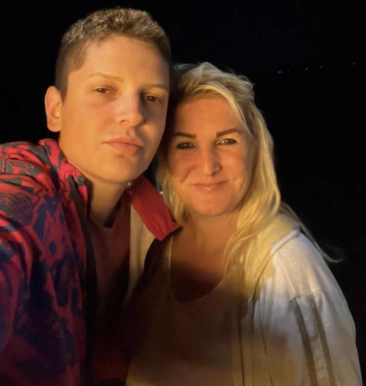 Sen Çal Kapımı rekor kırdı! O diziyi geride bıraktı