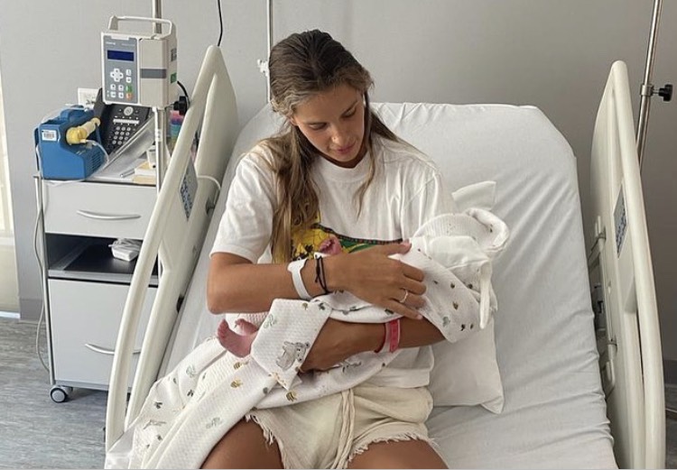 Bebeğine Verdiği İsmi Duyanlar Şaştı Kaldı