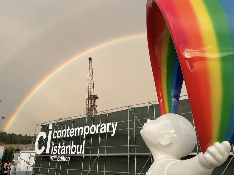 Contemporary İstanbul’a yoğun ilgi! Sanatseverler akın etti