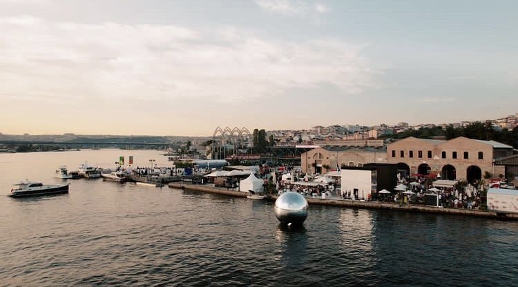 Contemporary İstanbul’a yoğun ilgi! Sanatseverler akın etti