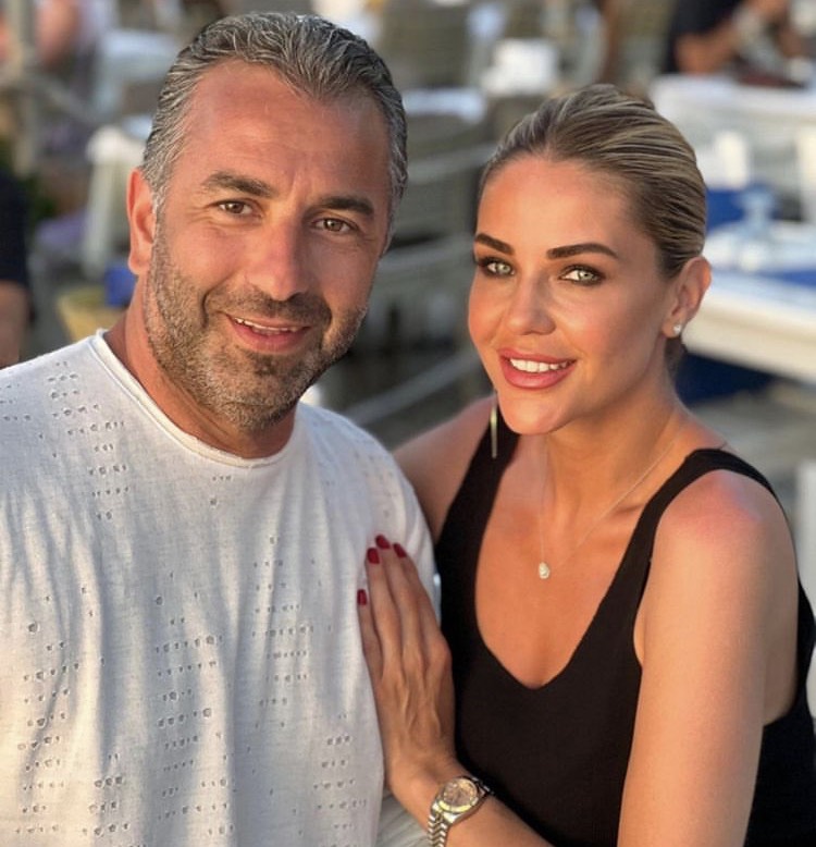 İhanete Uğramıştı... Yeni Aşkıyla Poz Verdi!