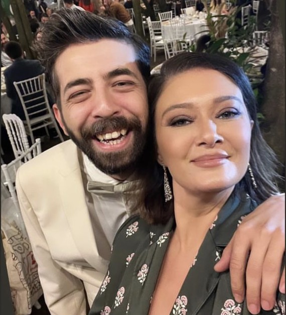 Ünlü Oyuncu Nikah Masasına Oturdu