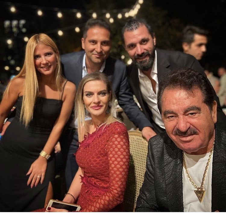 Ünlü Çift Bebeklerine Kavuştu! İşte Bebeğin İsmi...