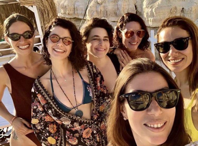 Bebek Müjdesi! Anne Oluyor