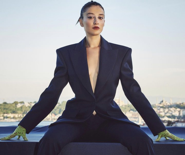 Şarkıcı Melike Şahin Evli Çıktı! İşte Eşi...