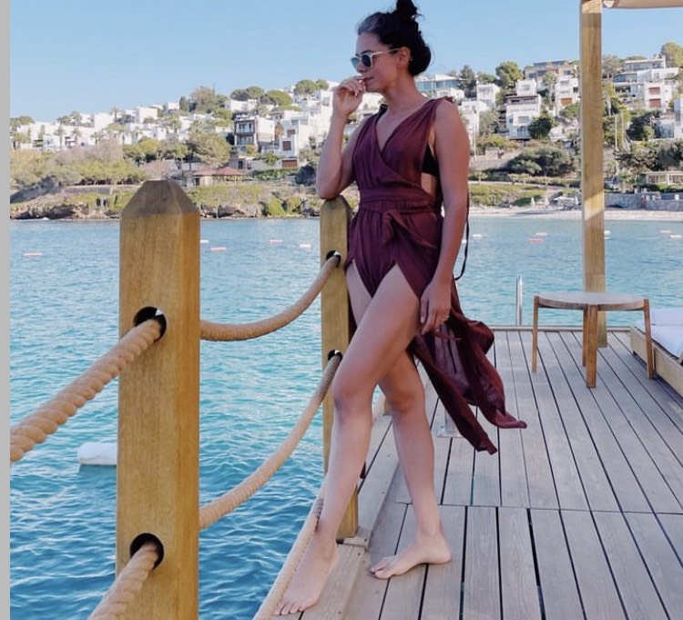 Bebeğinin Fotoğrafını İlk Kez Paylaştı!