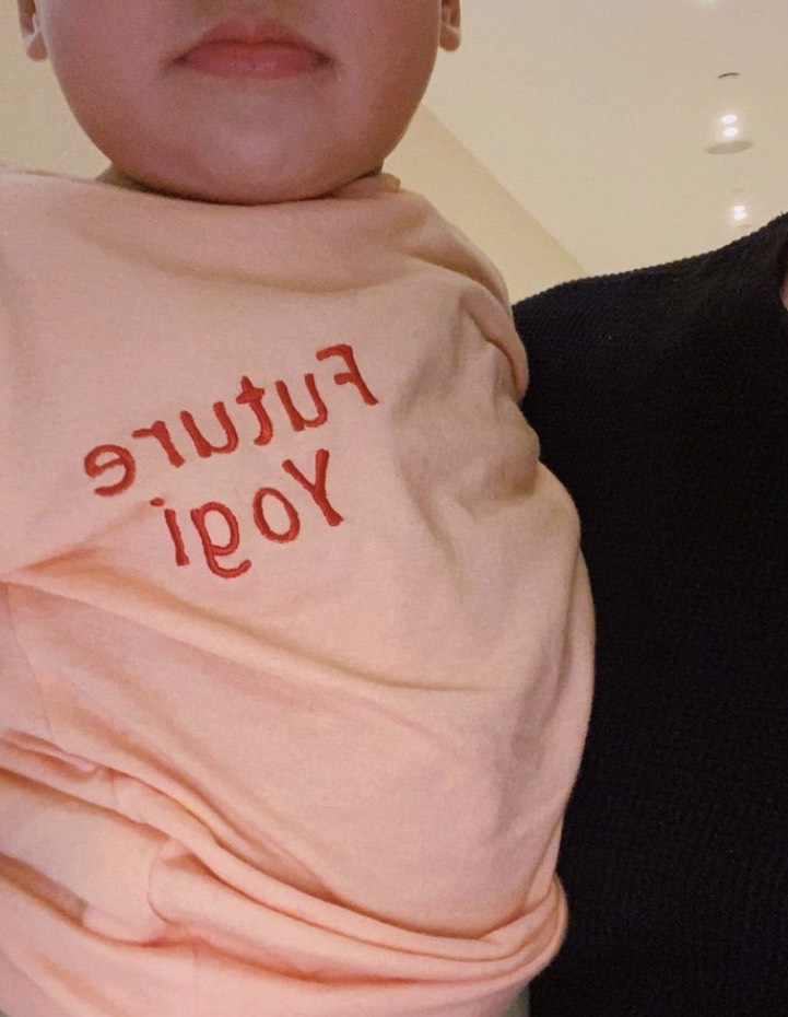 Bebeğinin Fotoğrafını İlk Kez Paylaştı!