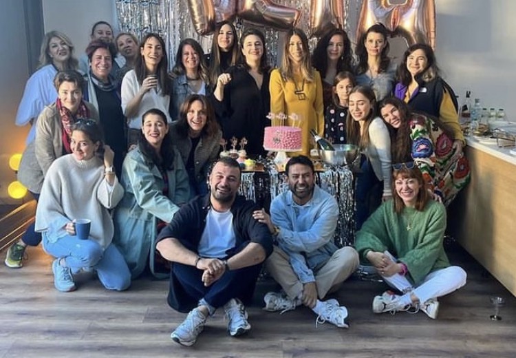 Bebek Müjdesi! Anne Oluyor