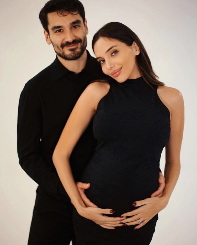 Bebek Beklediklerini Duyurdular