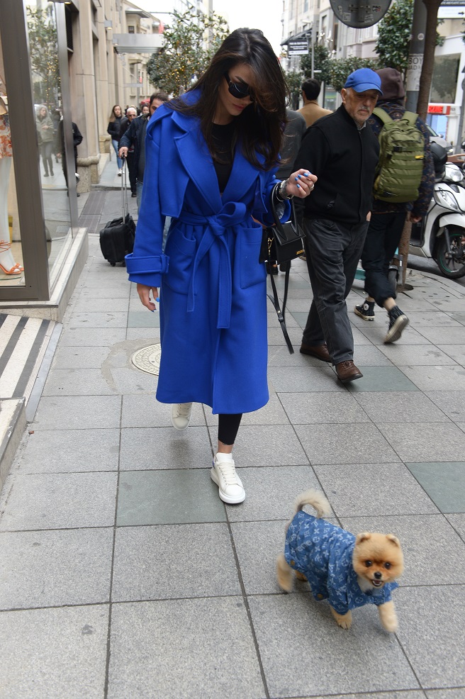 Morena Taraku Köpeğine Aldığı Kıyafetle Şaşırttı