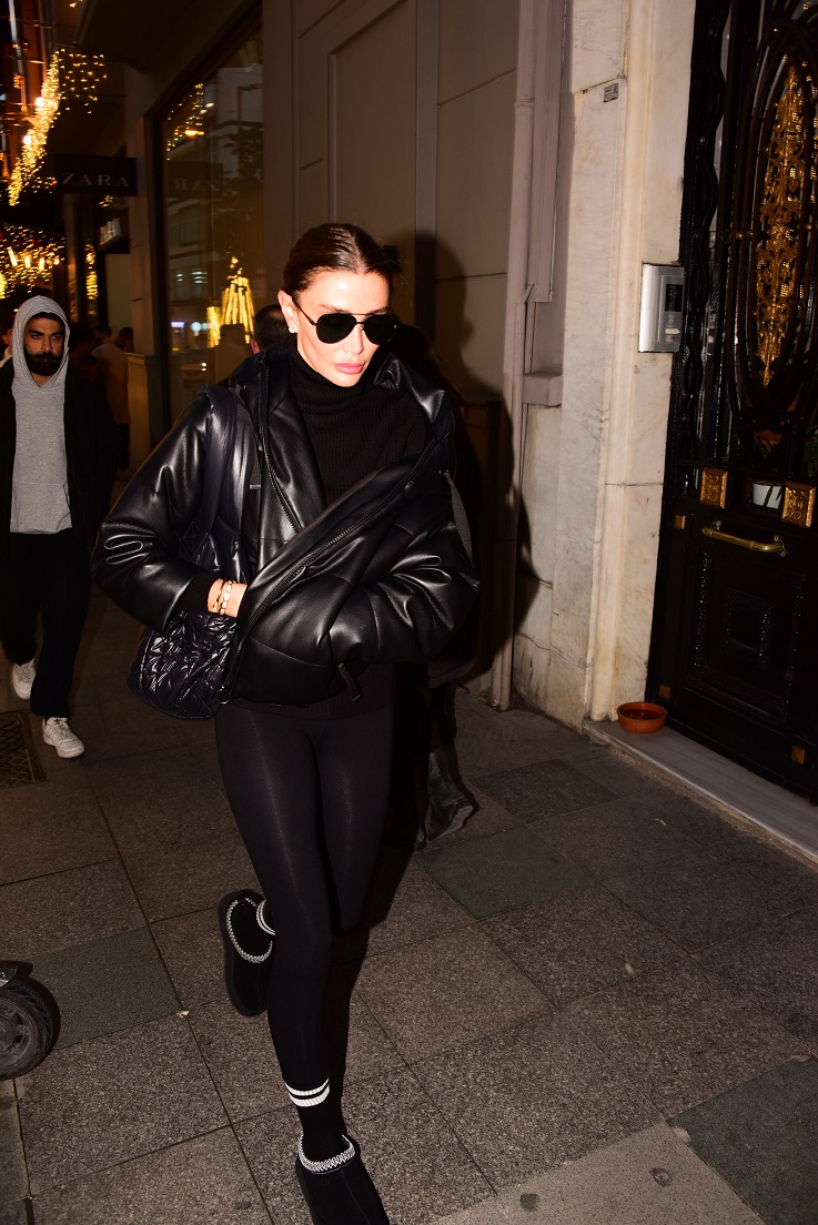 Babasını Kaybeden Özge Ulusoy Bir Deri Bir Kemik Kaldı 