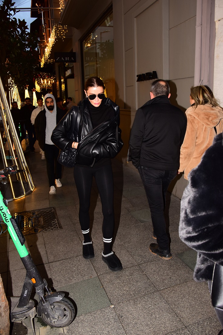 Babasını Kaybeden Özge Ulusoy Bir Deri Bir Kemik Kaldı 