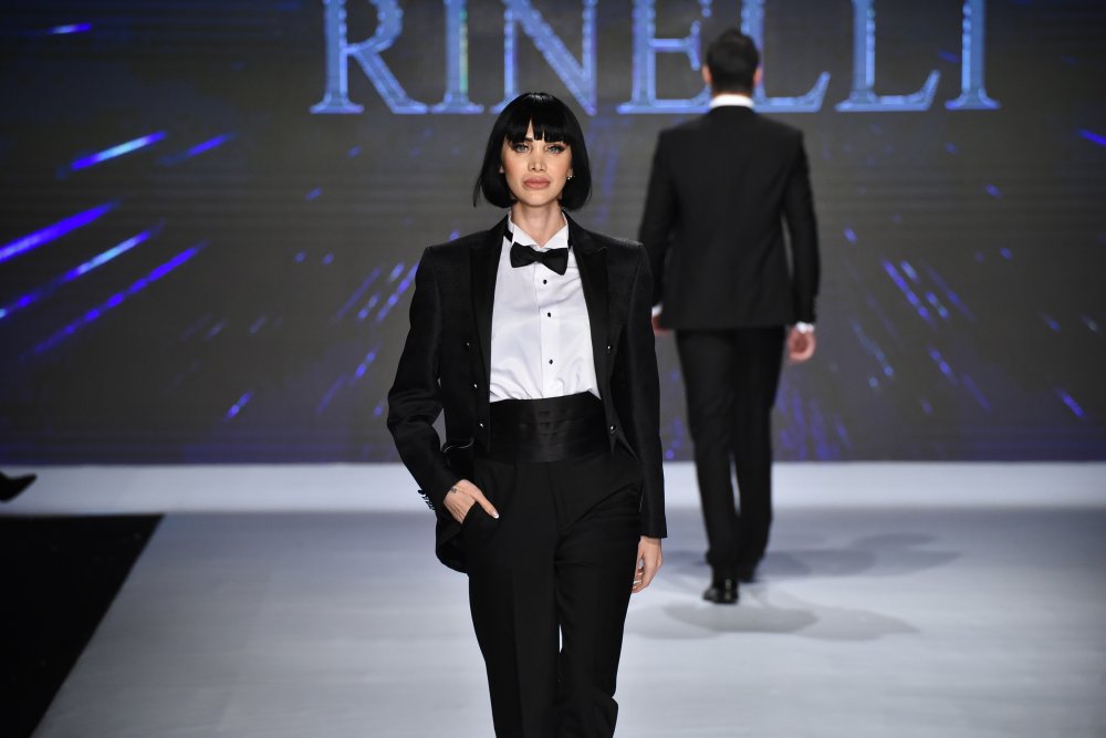 Damatlıkları Bayan Modeller Tanıttı