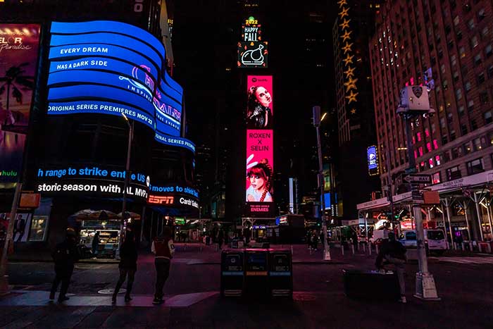 Selin, Times Meydanı&#39;nda