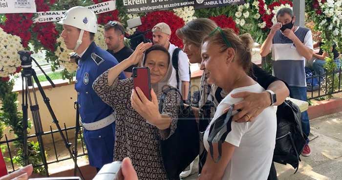 Cenazede Rezillik! Eski Eşi Şoke Oldu