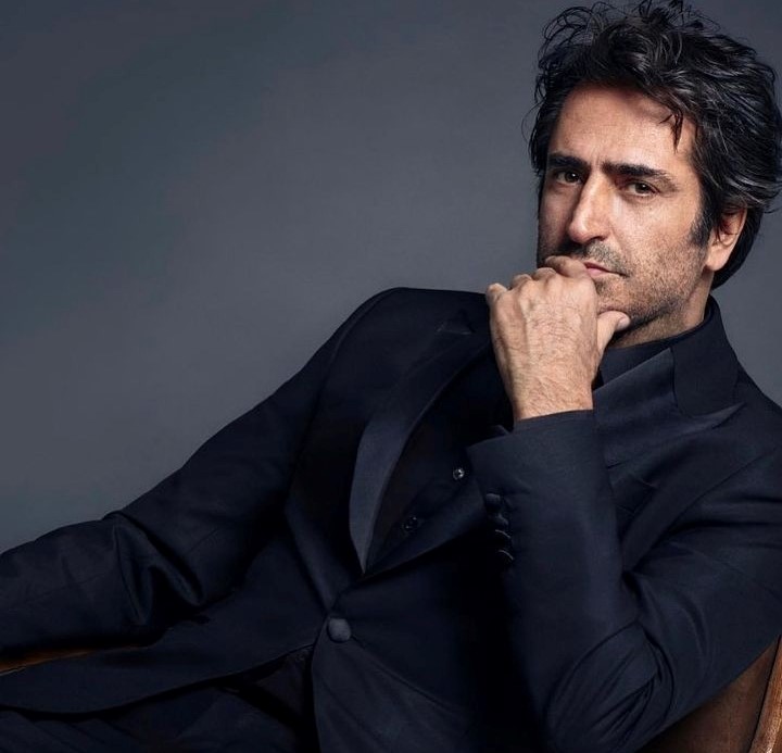 Aslı Tandoğan, Deprem Bölgesinde Fotoğraf Çekip Paylaşan Ünlüleri Eleştiren Mahsun Kırmızıgül&#039;e Cevap Verdi