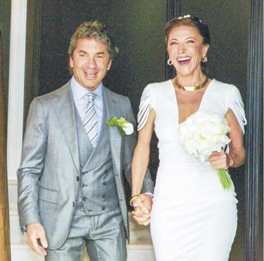 Cemiyette Şok Ayrılık!