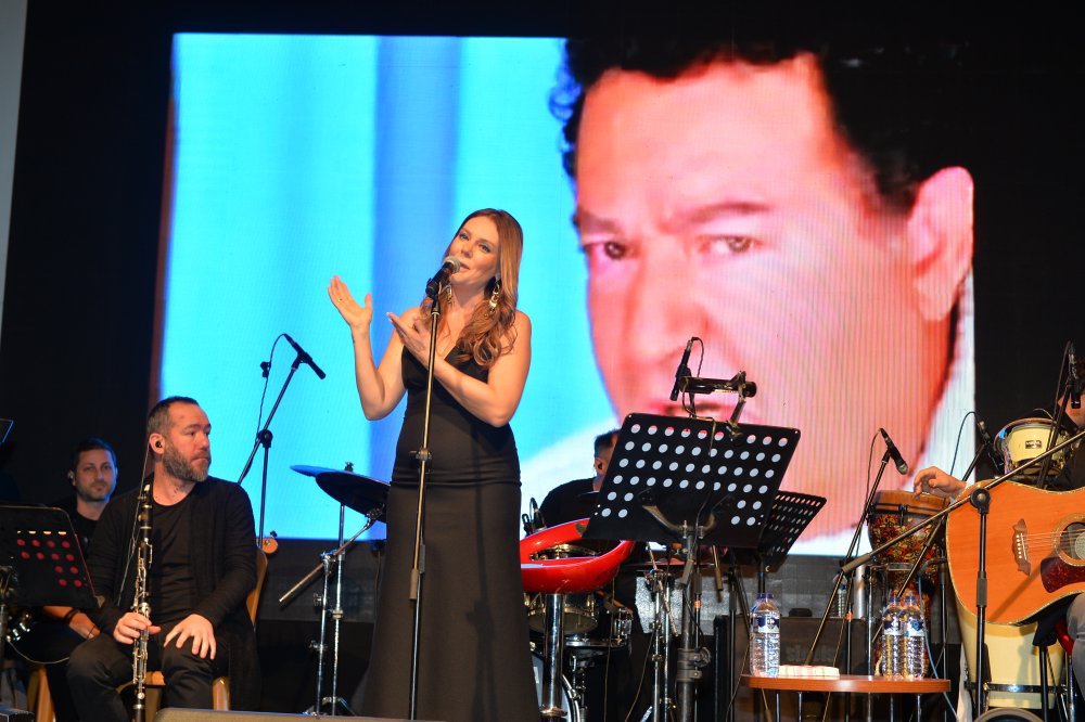 Kayahan'ın yeğenine Kayahan şarkıları yasak! "Bu durum içime dokunuyor"