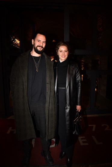 Burcu Biricik&#039;in Eşi Emre Yetkin Eşinin Projelerine Bakın Neden Sitem Etti?