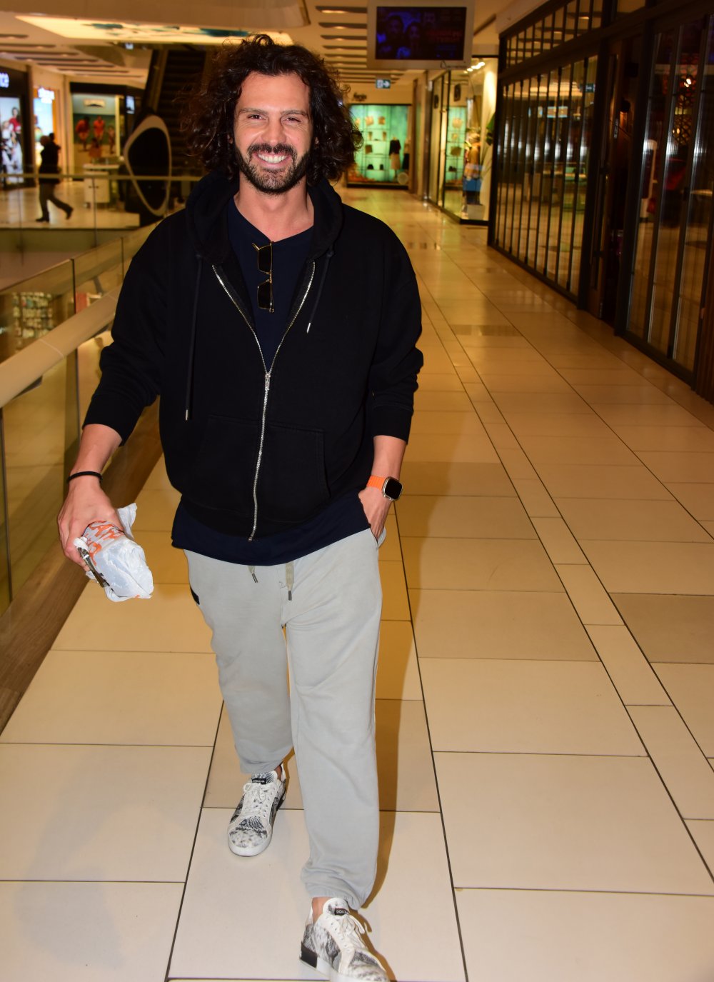 Mehmet Çelik kışlık alışverişine çıktı