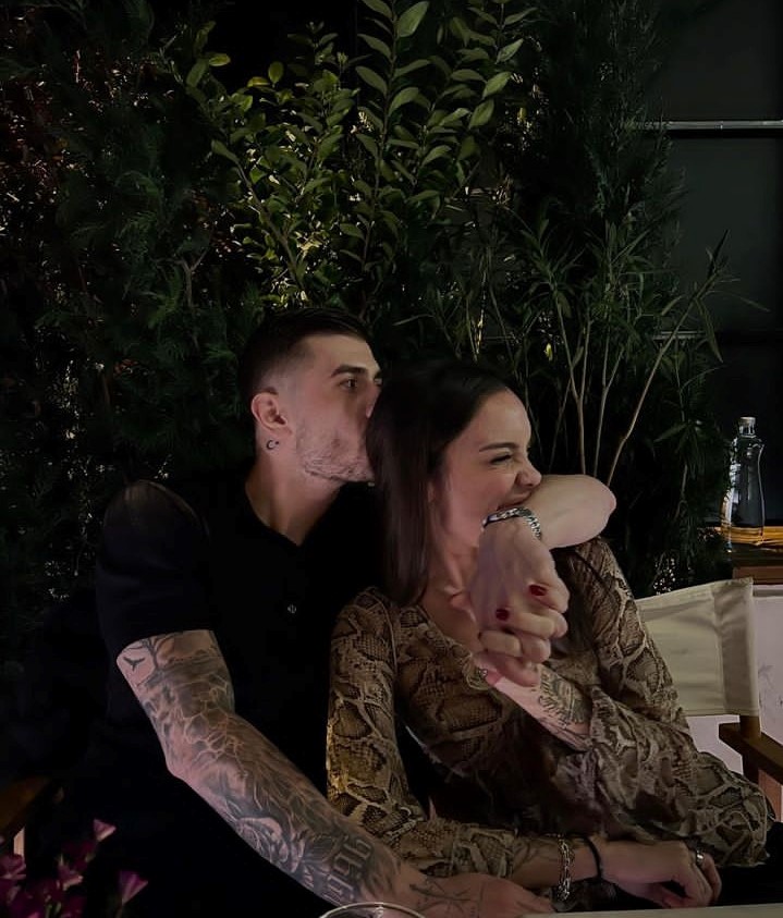 Trabzonsporlu Milli Futbolcu Dorukhan Toköz, Sosyal Medya Fenomeni Pelinay İğit ile Aşkını İlan Etti