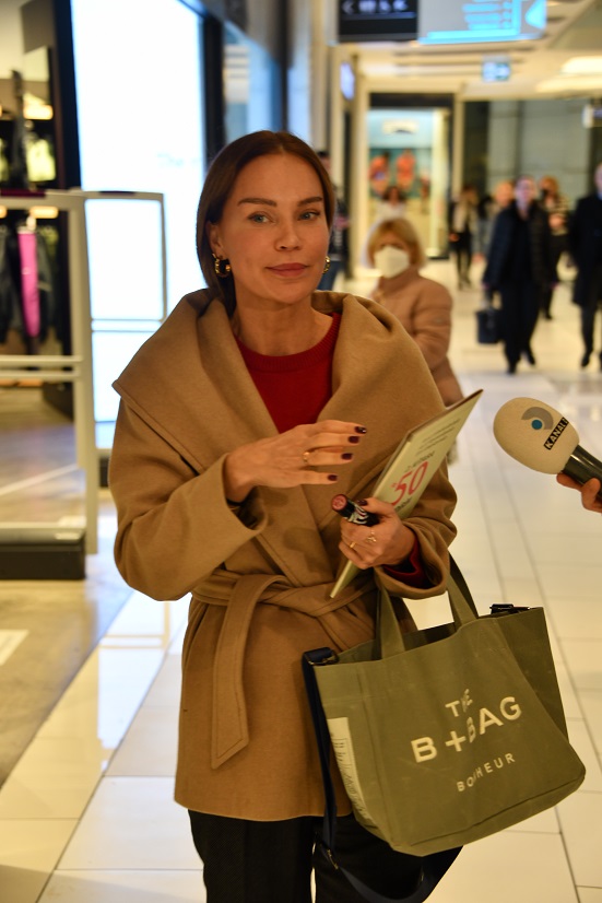 Ünlü Modelden Makyaj Açıklaması