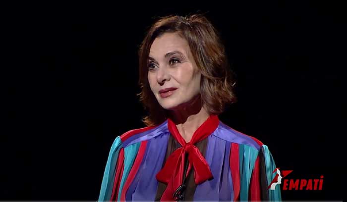 Ünlü Oyuncudan Toplu Taşıma İtiraf!