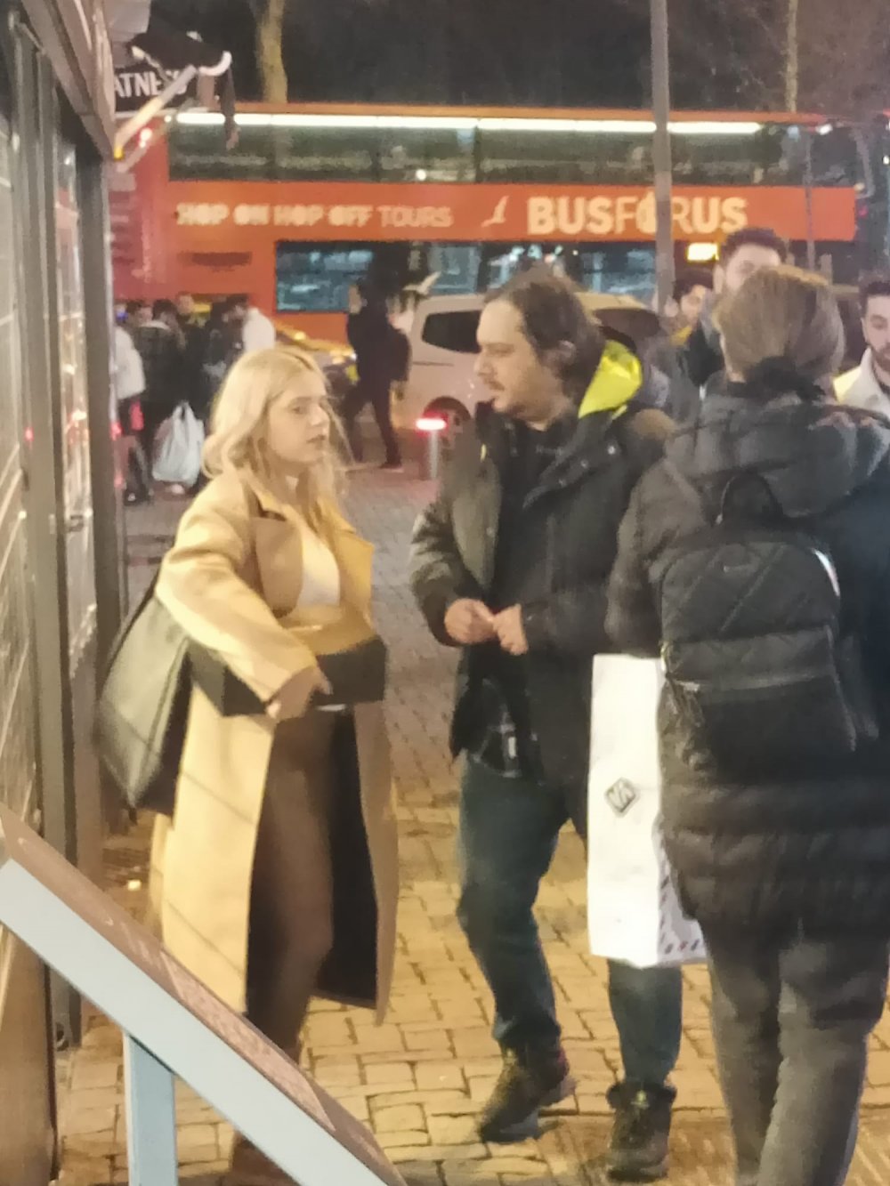 Ünlü Yazar Emrah Serbes Yıllar Sonra Görüntülendi