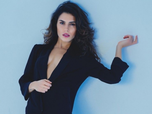 Aşk İtirafıyla Şaşırttı!