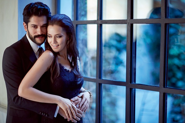 Mumları Karan üfledi