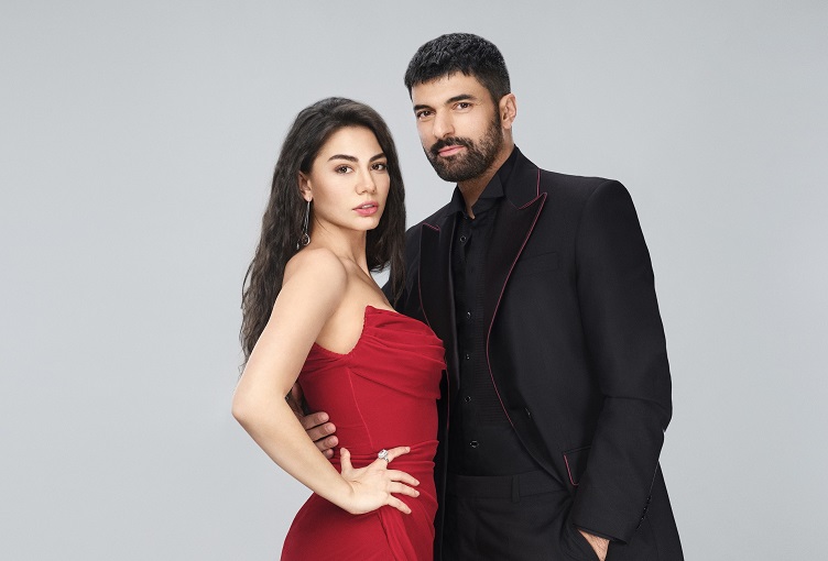 Farah Zeynep Abdullah&#039;tan Demet Özdemir ile Engin Akyürek Dizisine Gönderme 