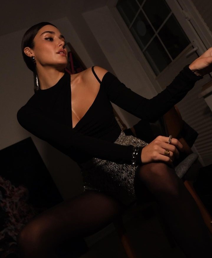 Hande Erçel Amerika&#039;ya gidiyor