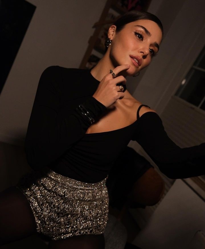 Hande Erçel Amerika&#039;ya gidiyor