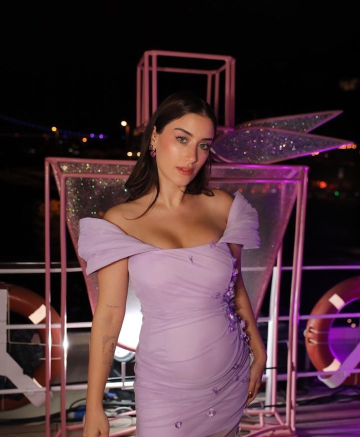 Hazal Kaya&#039;dan Kötü Haber